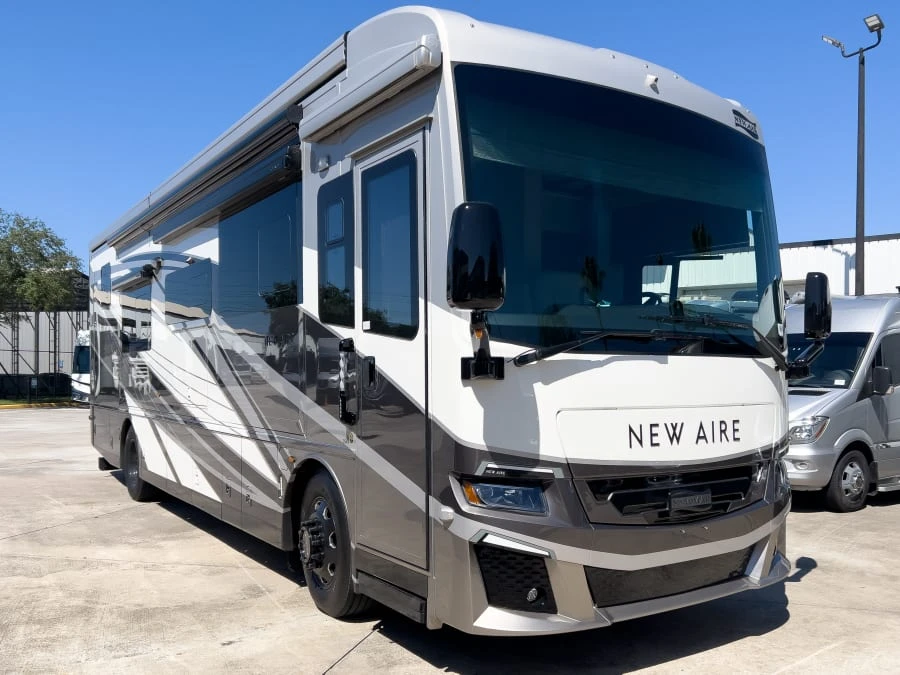 2026 Newmar NEW Aire exterior