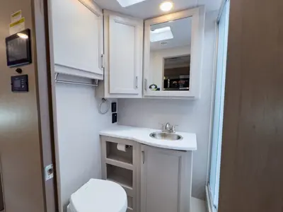 2027 Thor Motor Coach Omni Trail photo 15
