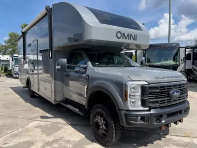 Used 2027 Thor Motor Coach Omni Trail X32