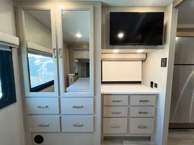 2027 Thor Motor Coach Omni Trail photo 20