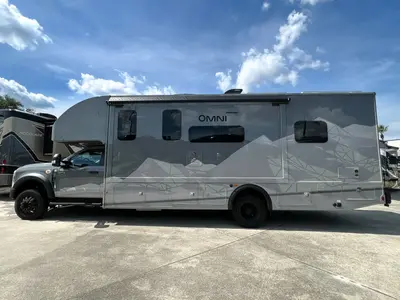 2027 Thor Motor Coach Omni Trail photo 21