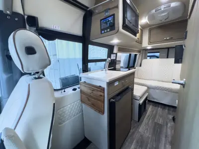2021 Midwest Automotive Designs Patriot photo 6