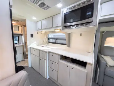 2023 Coach House Platinum photo 9