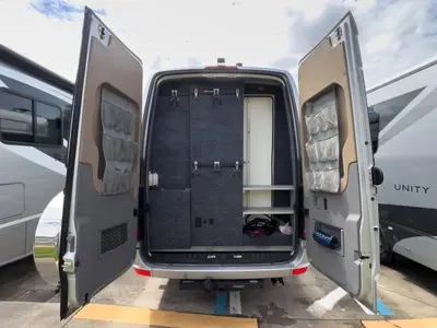 2015 Winnebago ERA photo 2