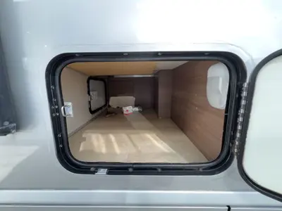 2015 Winnebago Navion photo 30