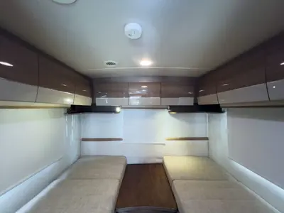 2015 Winnebago Navion photo 19