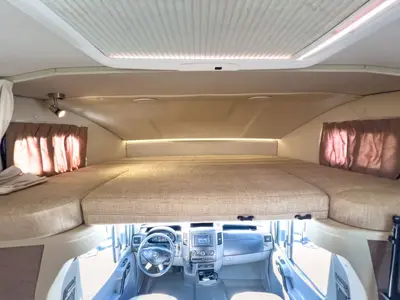 2015 Winnebago Navion photo 4