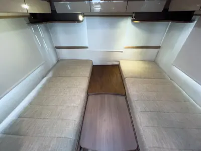 2015 Winnebago Navion photo 20