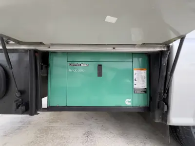 2015 Winnebago Navion photo 28