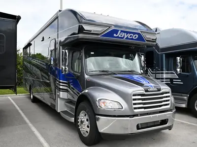 New 2026 Jayco Seneca Prestige 37K