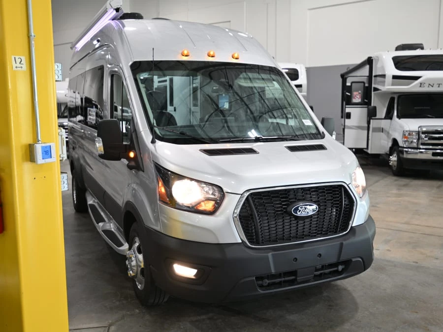2027 Pleasure Way Ontour exterior