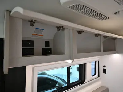 2027 Thor Motor Coach Tellaro photo 17