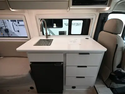 2027 Thor Motor Coach Tellaro photo 7