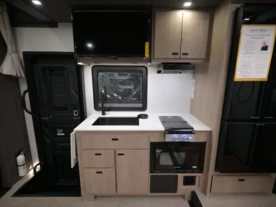 2027 Grand Design Lineage Series M photo 7