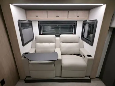 2027 Grand Design Lineage Series M photo 17