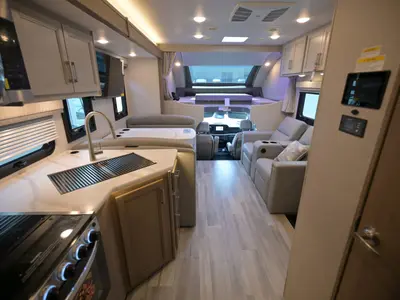 2027 Thor Motor Coach Omni photo 3