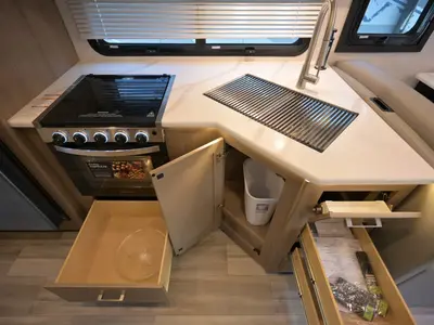 2027 Thor Motor Coach Omni photo 10