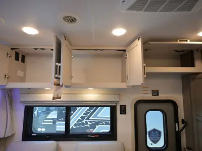 2027 Thor Motor Coach Omni photo 18