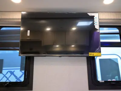 2027 Thor Motor Coach Omni photo 8
