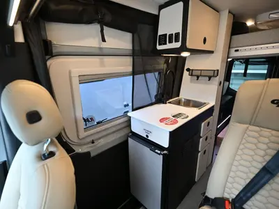 2027 Tiffin Motorhomes GH1 photo 6