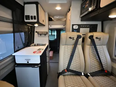 2027 Tiffin Motorhomes GH1 photo 5