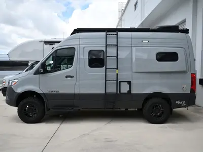 2027 Tiffin Motorhomes GH1 photo 21