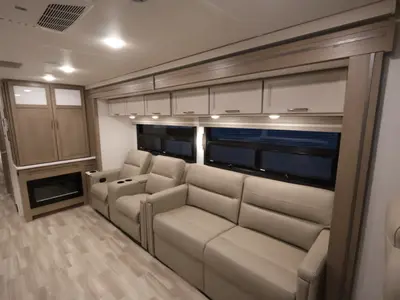 2027 Thor Motor Coach Windsport photo 15