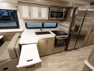 2027 Thor Motor Coach Windsport photo 9