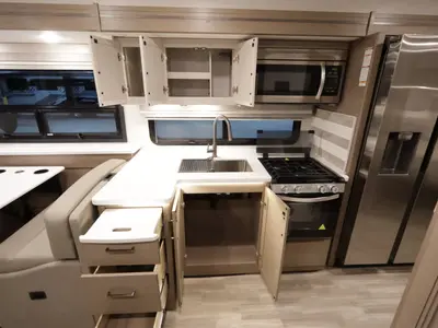 2027 Thor Motor Coach Windsport photo 13