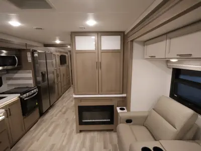 2027 Thor Motor Coach Windsport photo 21
