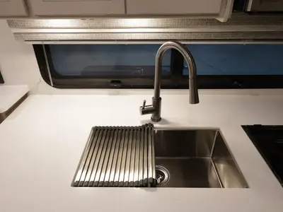 2027 Thor Motor Coach Windsport photo 10