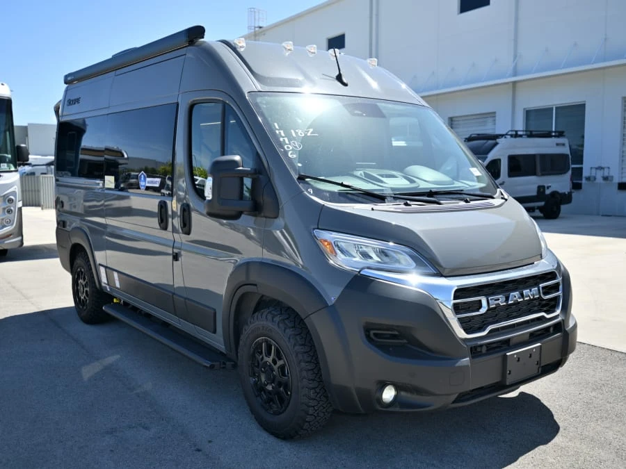 2027 Thor Motor Coach Scope exterior