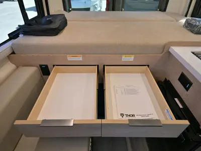 2027 Thor Motor Coach Scope photo 21