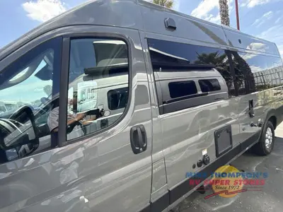 2026 Thor Motor Coach Sequence Sport photo 5
