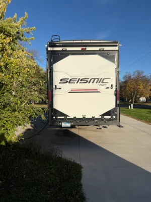 2025 JAYCO SEISMIC photo 2