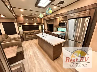 2022 Grand Design Solitude S-Class photo 9