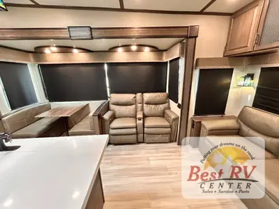 2022 Grand Design Solitude S-Class photo 44