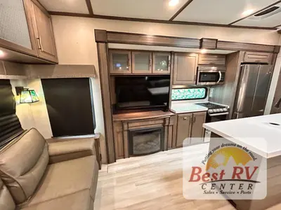 2022 Grand Design Solitude S-Class photo 36