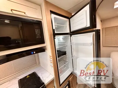 2027 Thor Motor Coach Four Winds photo 30