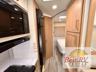 2027 Thor Motor Coach Four Winds photo 32