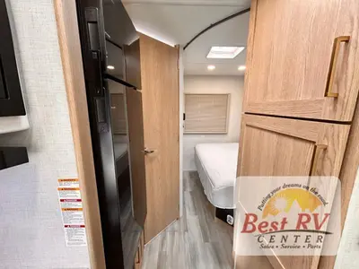 2027 Thor Motor Coach Four Winds photo 35