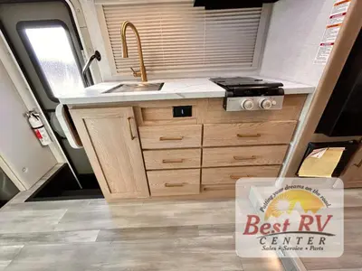 2027 Thor Motor Coach Four Winds photo 28