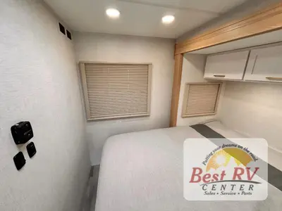 2027 Thor Motor Coach Four Winds photo 40