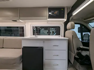 2027 Thor Motor Coach Tellaro photo 18