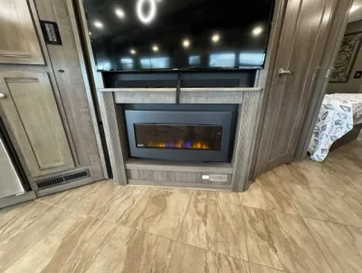 2019 WINNEBAGO FORZA photo 8
