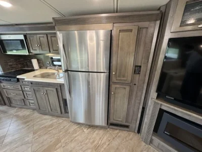 2019 WINNEBAGO FORZA photo 6