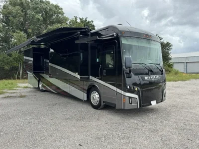 2019 WINNEBAGO FORZA photo 3
