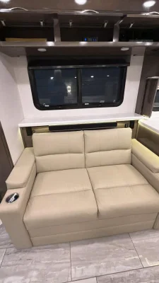 2022 JAYCO SENECA PRESTIGE photo 4