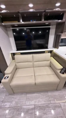 2022 JAYCO SENECA PRESTIGE photo 3