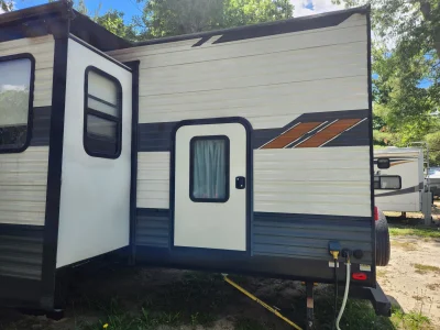 2021 FOREST RIVER WILDWOOD photo 3